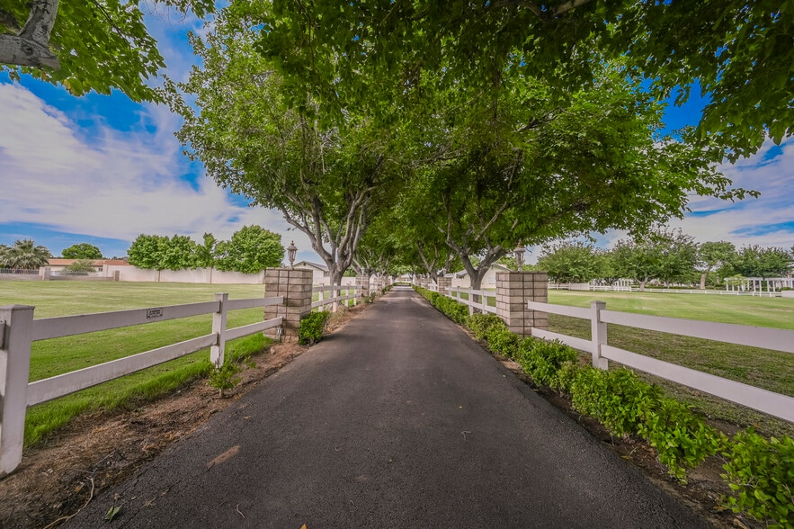 More Photos Of 6629 S Pecos Rd, Las Vegas Horse Stables For Sale