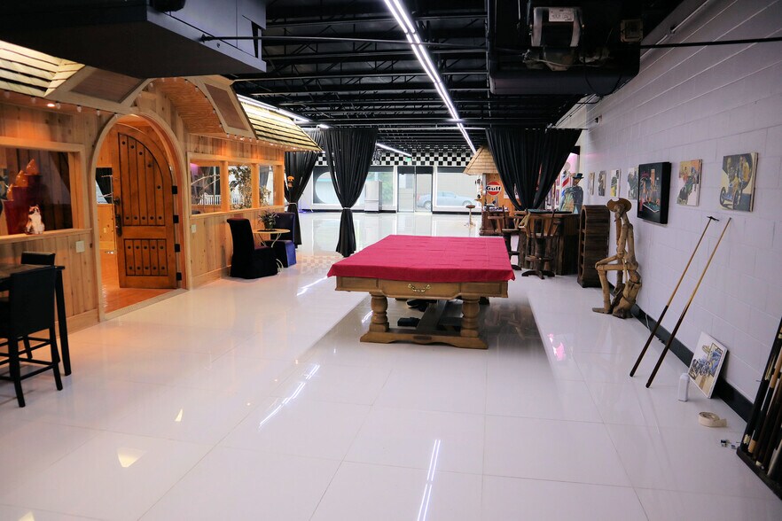 More Photos Of 395 S Ocoee St, Cleveland Showroom For Sale