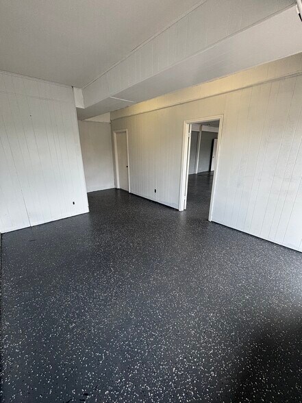 More Photos Of 2315 Bay St, Bristol Apartments For Lease