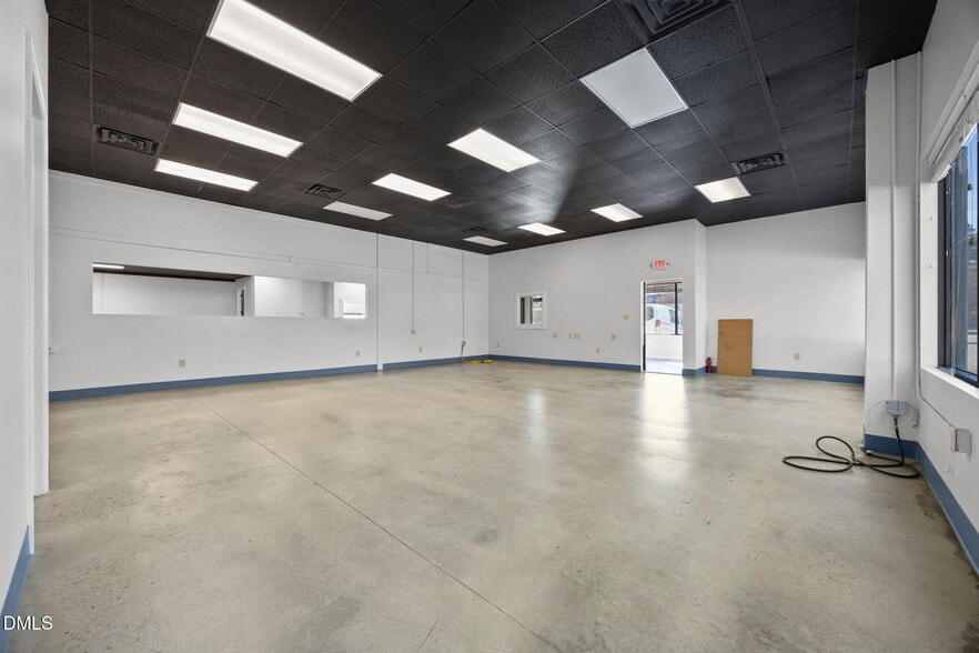 More Photos Of 1665 N Market Dr, Raleigh Light Manufacturing For Lease