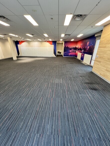 More Photos Of 10140 E 71st St, Tulsa Freestanding For Lease