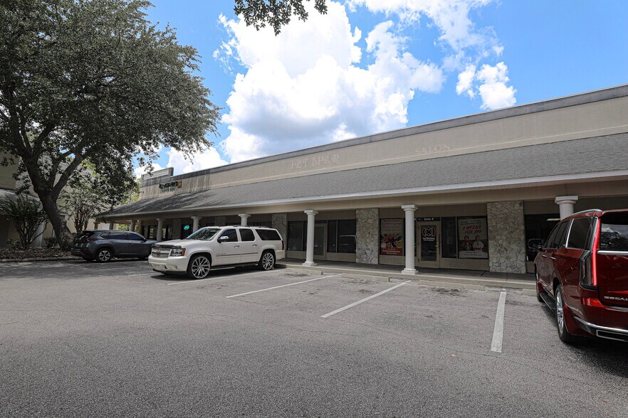 Primary Photo Of 500 NW 60th St, Gainesville Storefront Retail Office For Lease