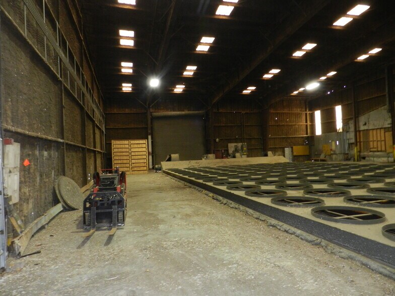 More Photos Of 430 W 8th St, Delta Unknown For Lease