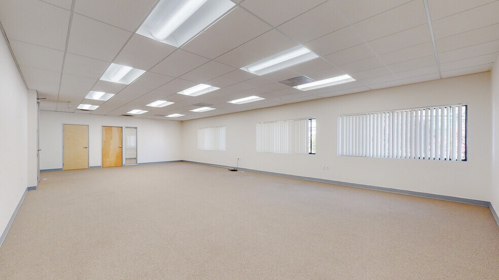 More Photos Of 10537 Santa Monica Blvd, Los Angeles Medical For Sale