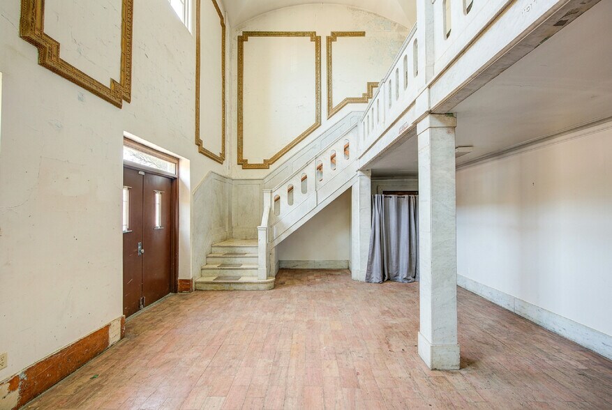 More Photos Of 139 Amboy St, Brooklyn Religious Facility For Lease