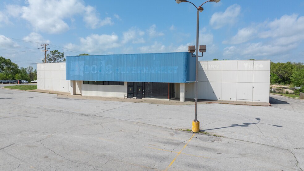 More Photos Of 8845 N State Highway 5, Camdenton Freestanding For Sale