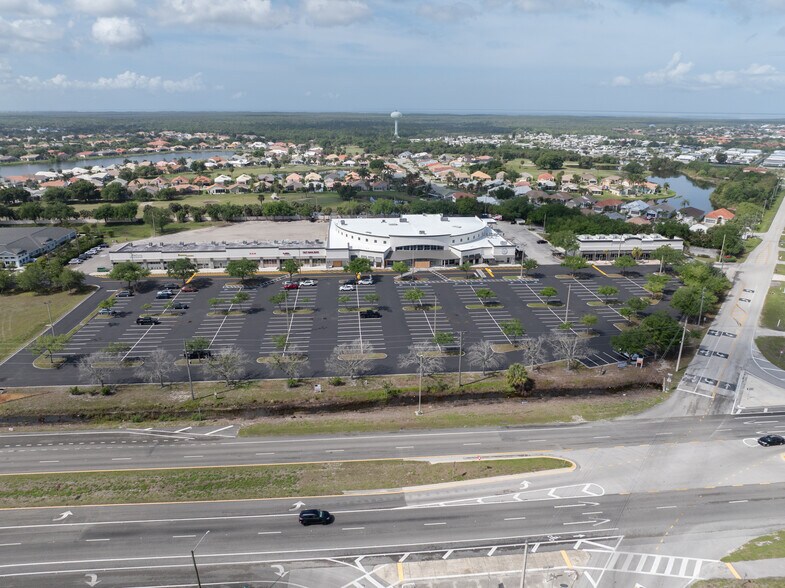 More Photos Of 10175 Tamiami Trl, Punta Gorda General Retail For Lease