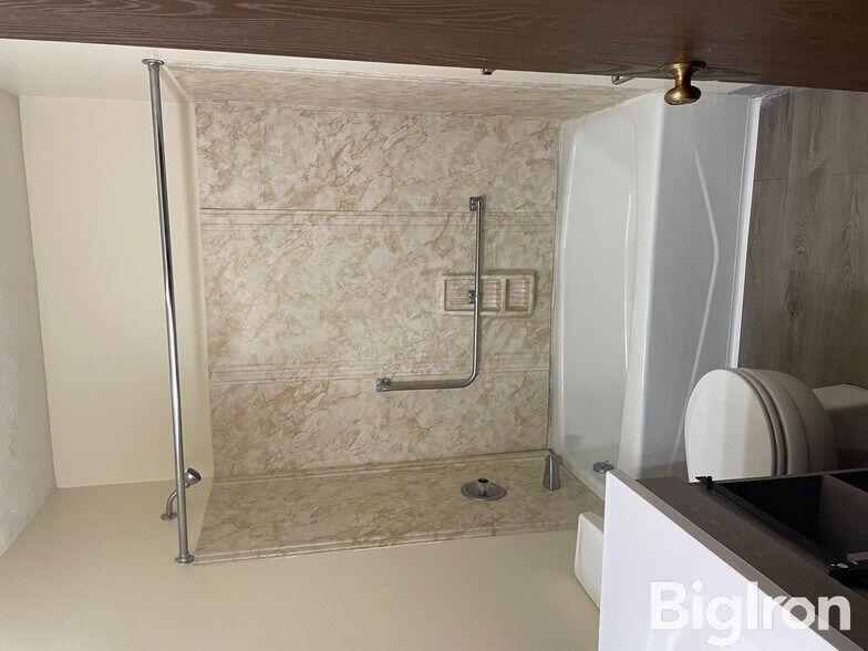 More Photos Of 130 S 5th St, Hebron Apartments For Sale