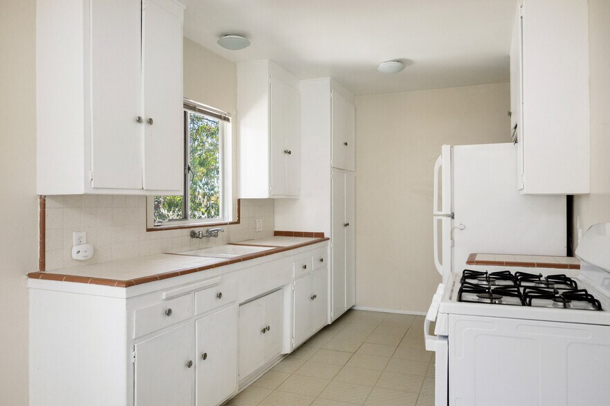More Photos Of 1902 Flagler Ln, Redondo Beach Apartments For Sale