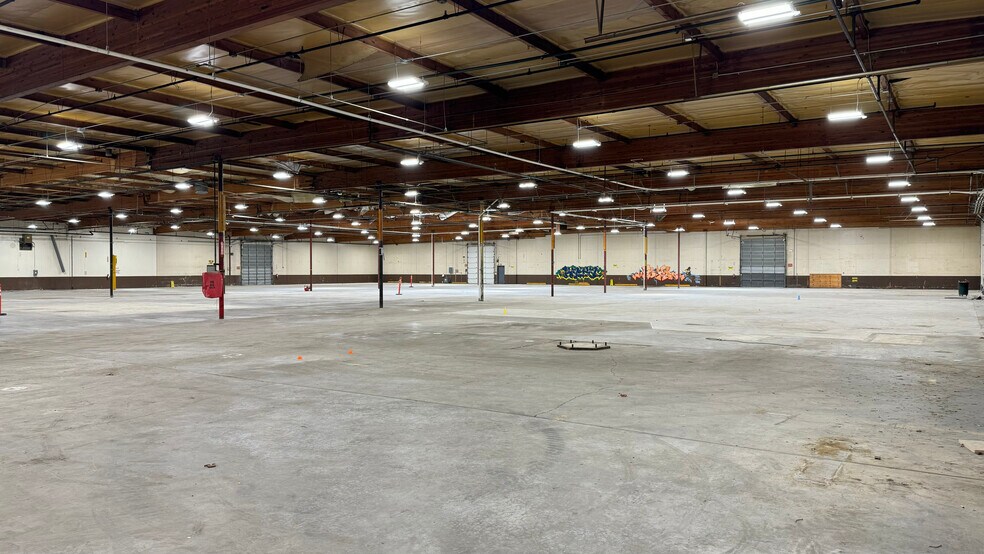 More Photos Of 1833 Stearman Ave, Hayward Manufacturing For Lease
