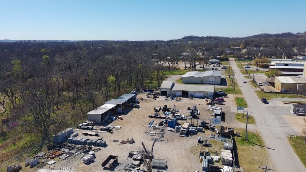 More Photos Of 552 W 138th St, Glenpool Service For Sale