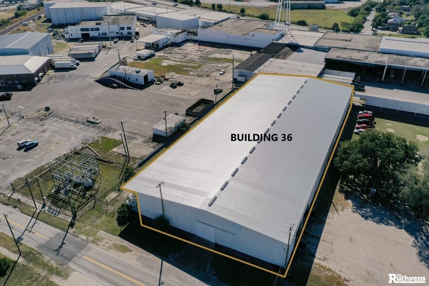 More Photos Of 625 W Bridgers Ave, Auburndale Unknown For Lease