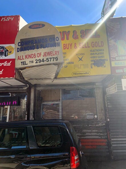 More Photos Of 1584 Jerome Ave, Bronx General Retail For Lease