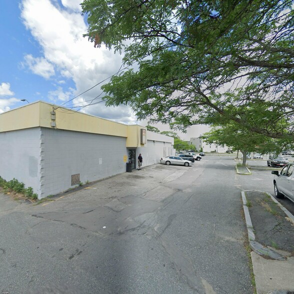 Primary Photo Of 464 Waverley St, Framingham Freestanding For Sale