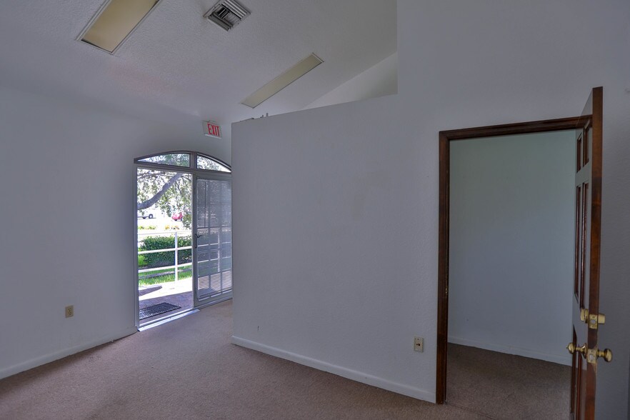 More Photos Of 9245 SW 158th Ln, Miami Office For Lease