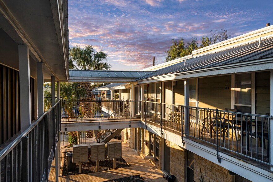 More Photos Of 2526 Durwood St, Austin Apartments For Sale