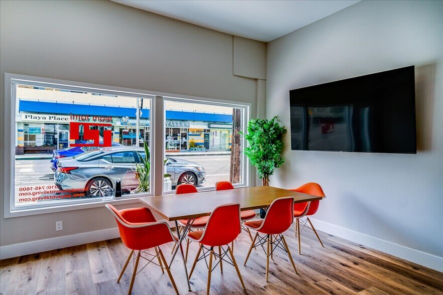 More Photos Of 323-325 Culver Blvd, Playa Del Rey Storefront Retail Residential For Sale