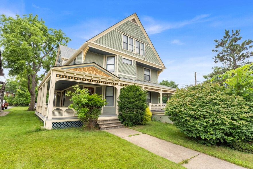 More Photos Of 755 Broadway Ave, Bedford Apartments For Sale