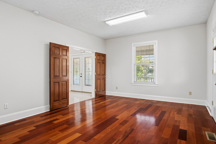 More Photos Of 6245 University Park Dr, Radford Office Residential For Sale