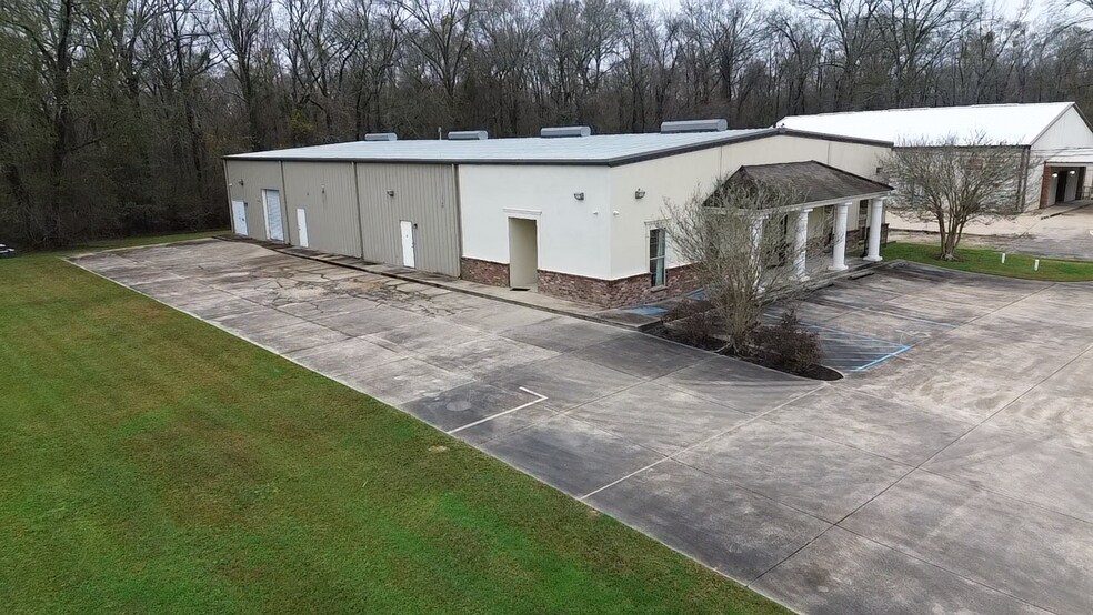 More Photos Of 20203 Machost Rd, Zachary Manufacturing For Lease
