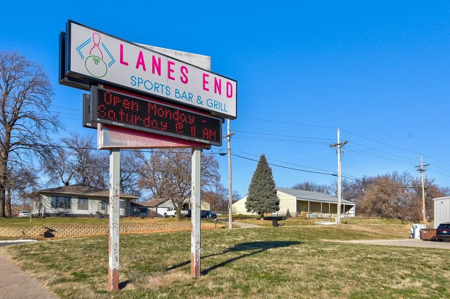 Primary Photo Of 1818 Central Ave, Auburn Bowling Alley For Sale