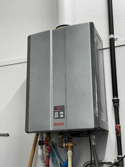 More Photos Of 277 Luther Seiber Blvd, Pioneer Restaurant For Sale