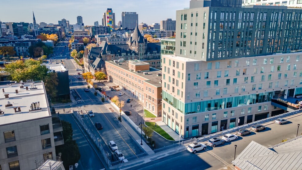 More Photos Of 530 St Saint-Hubert, Montréal Apartments For Lease