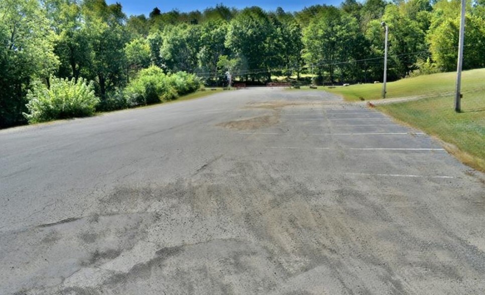 More Photos Of 4050 Henderson Rd, Hickory Golf Course Driving Range For Sale