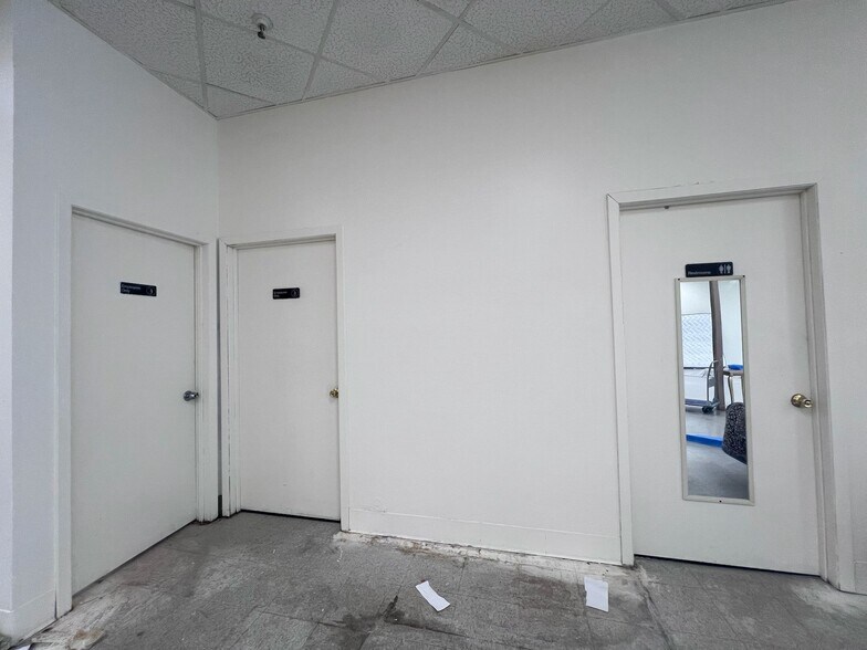 More Photos Of 8050-8098 Morgan Cir S, Bloomington General Retail For Lease