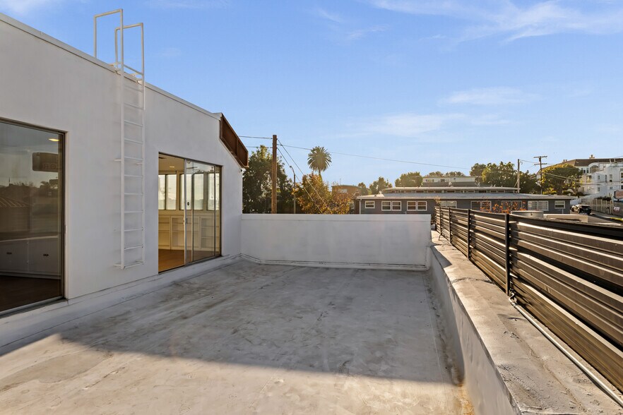 More Photos Of 2951-2953 Lincoln Blvd, Santa Monica Loft Creative Space For Sale