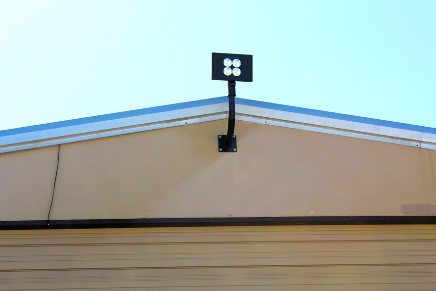 More Photos Of 1808 Barnett Dr, Weatherford Warehouse For Lease