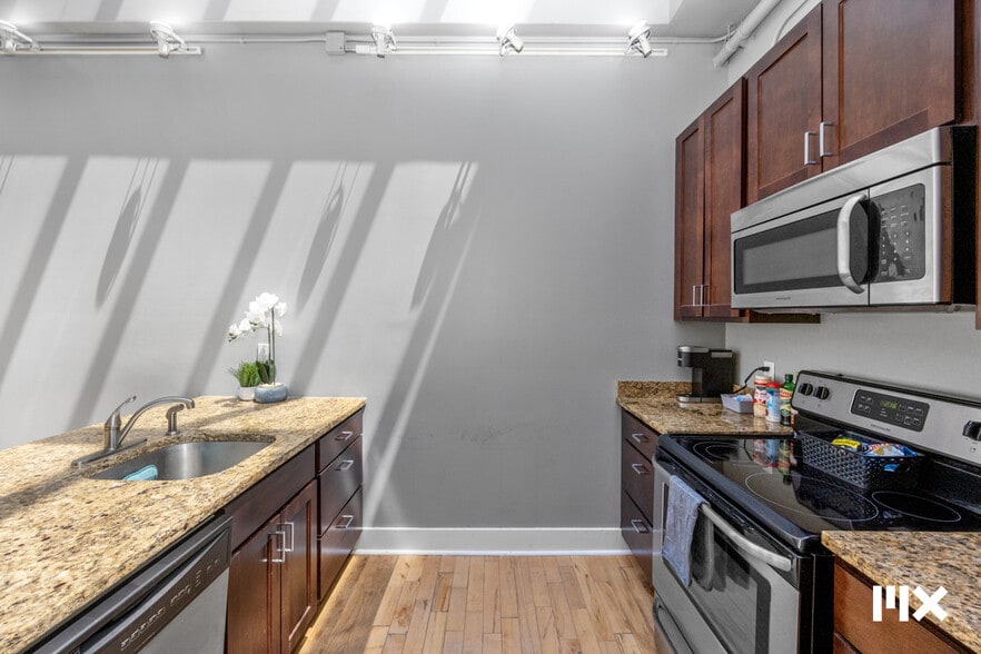 More Photos Of 139 Pearl St NW, Grand Rapids Multifamily For Sale