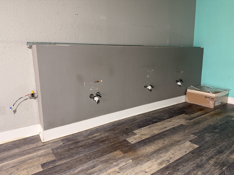More Photos Of 417-435 Ridge Rd, Munster Unknown For Lease
