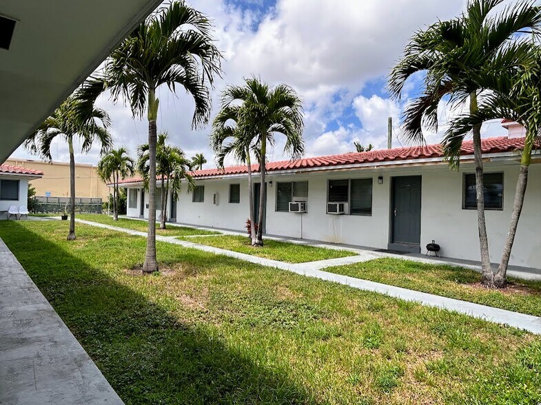 Primary Photo Of 9050 NE 8th Ave, Miami Shores Apartments For Sale