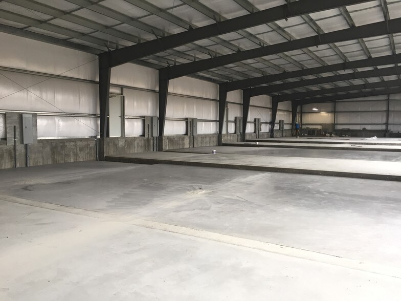 More Photos Of 412 Maple Ave, Uncasville Service For Lease