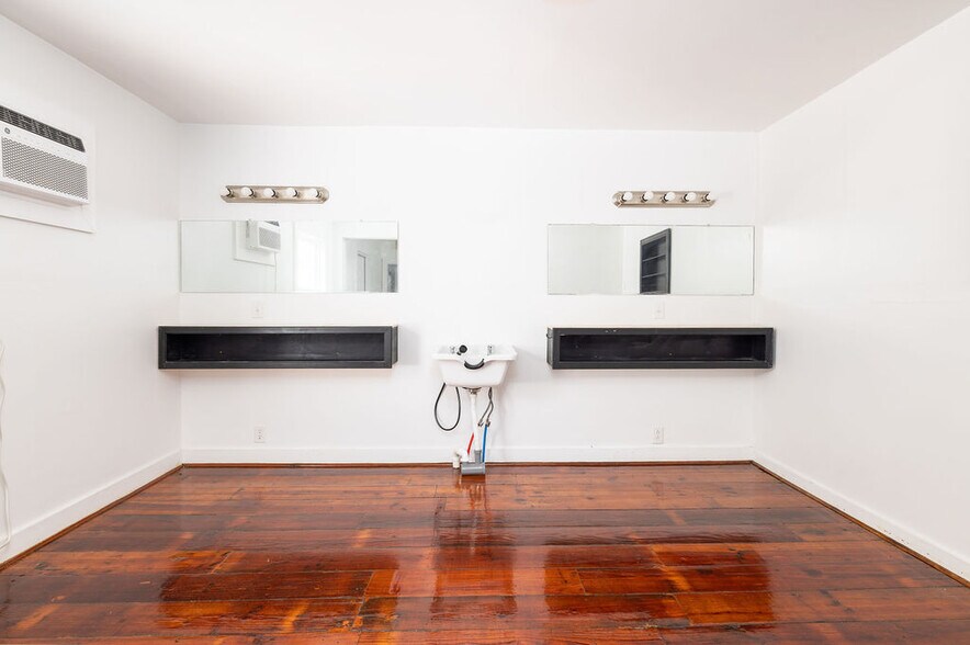 More Photos Of 3956 Rivers Ave, Charleston Office For Sale