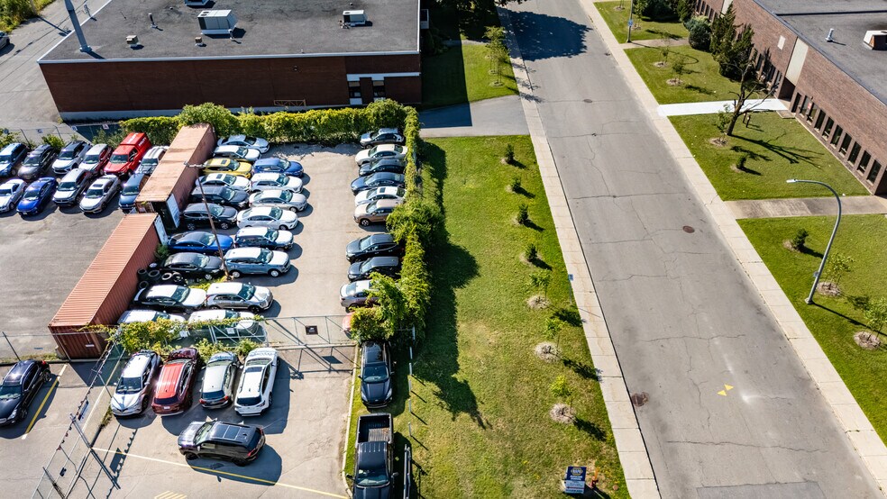More Photos Of 230 Av Michel-Jasmin, Dorval Auto Dealership For Lease