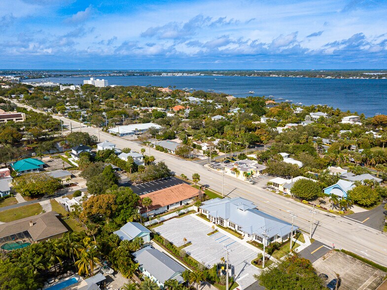 More Photos Of 1052 SE Ocean Blvd, Stuart Office For Lease