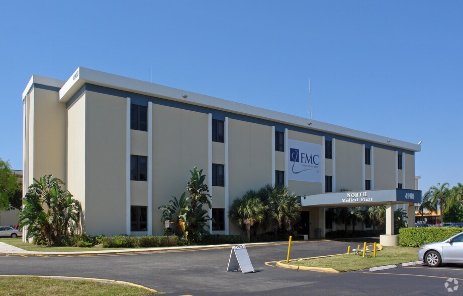 Primary Photo Of 4900 W Oakland Park Blvd, Lauderdale Lakes Medical For Lease