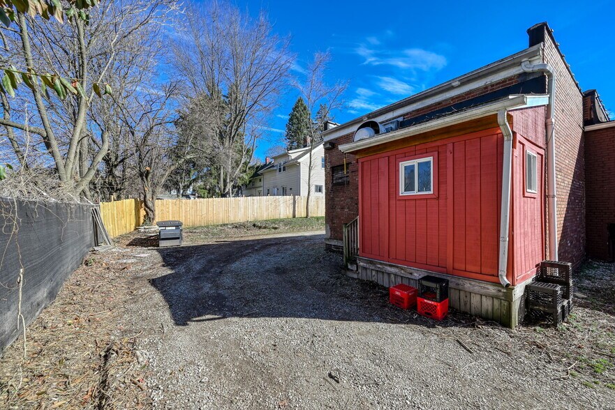 More Photos Of 314 Pioneer St, Akron Storefront For Sale