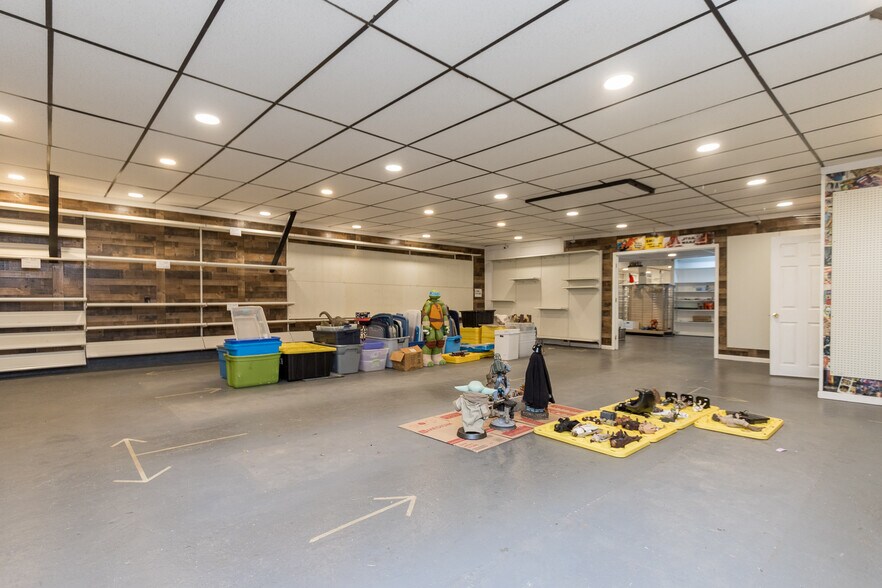 More Photos Of 54 W Baltimore St, Taneytown Storefront For Lease
