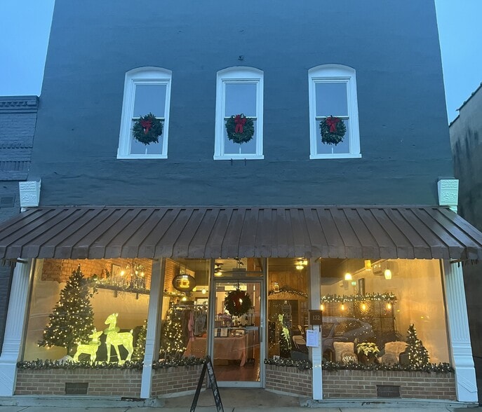 More Photos Of 132 S Main St, Woodruff Storefront Retail Office For Sale