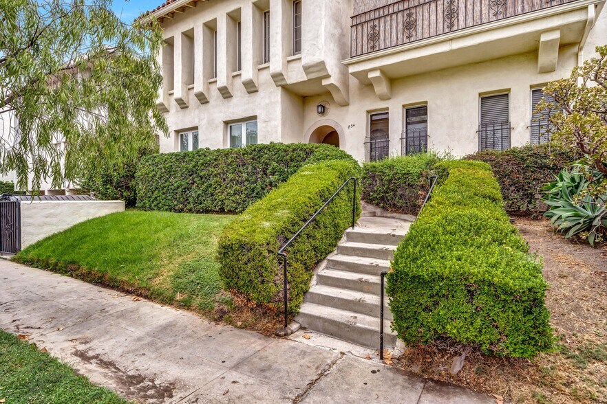 More Photos Of 834 S Orange Grove Ave, Los Angeles Apartments For Sale