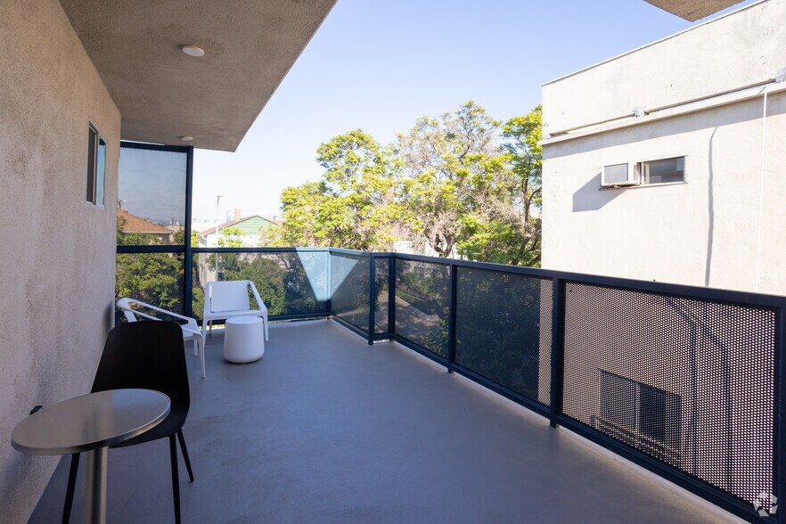 More Photos Of 1629 Veteran Ave, Los Angeles Apartments For Sale
