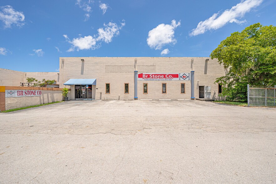 More Photos Of 1959 Dr Martin Luther King Jr Blvd, Pompano Beach Warehouse For Lease