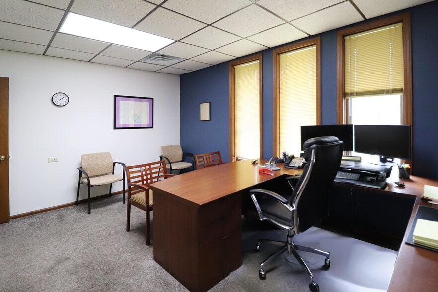 More Photos Of 4021 W Main St, Kalamazoo Office For Sale