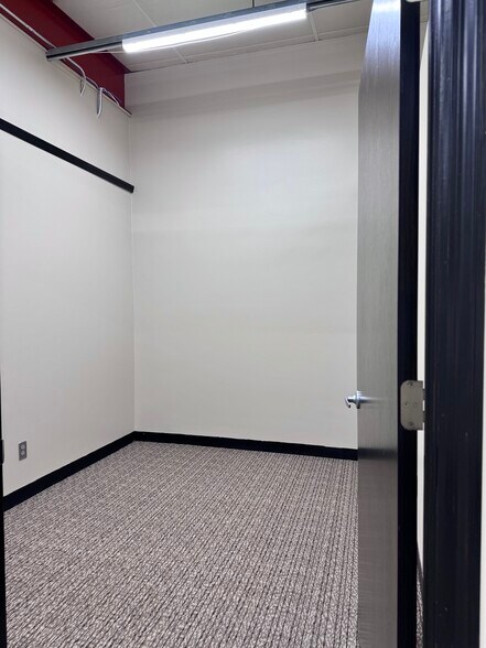 More Photos Of 2403 Nash Blvd, Council Bluffs Freestanding For Lease