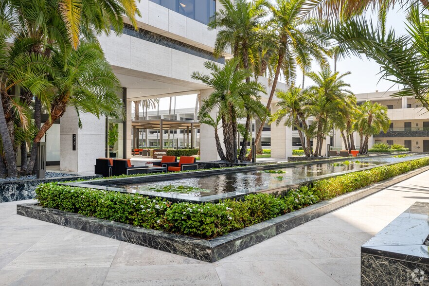 More Photos Of 11100 Santa Monica Blvd, Los Angeles Office For Lease