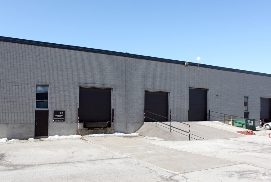 More Photos Of 1745 Meyerside Dr, Mississauga Showroom For Lease