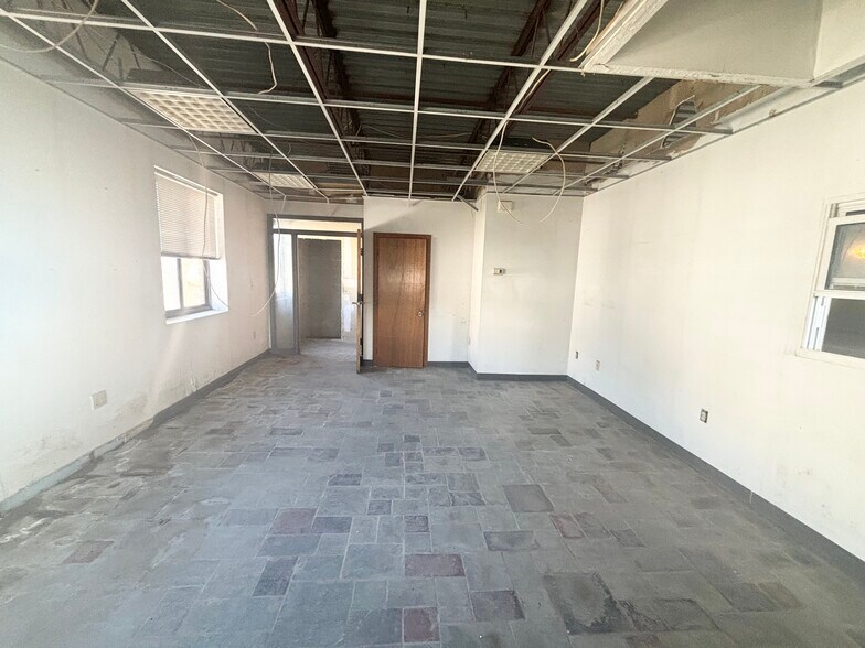 More Photos Of 11 Marlboro St, Malden Warehouse For Lease